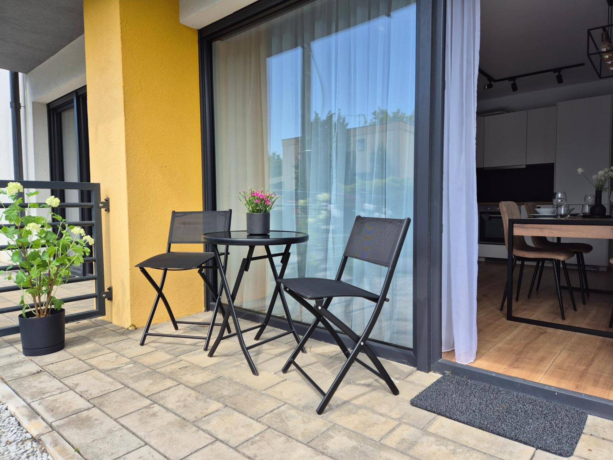 Willa Raclawicka Apartments Познан Екстериор снимка