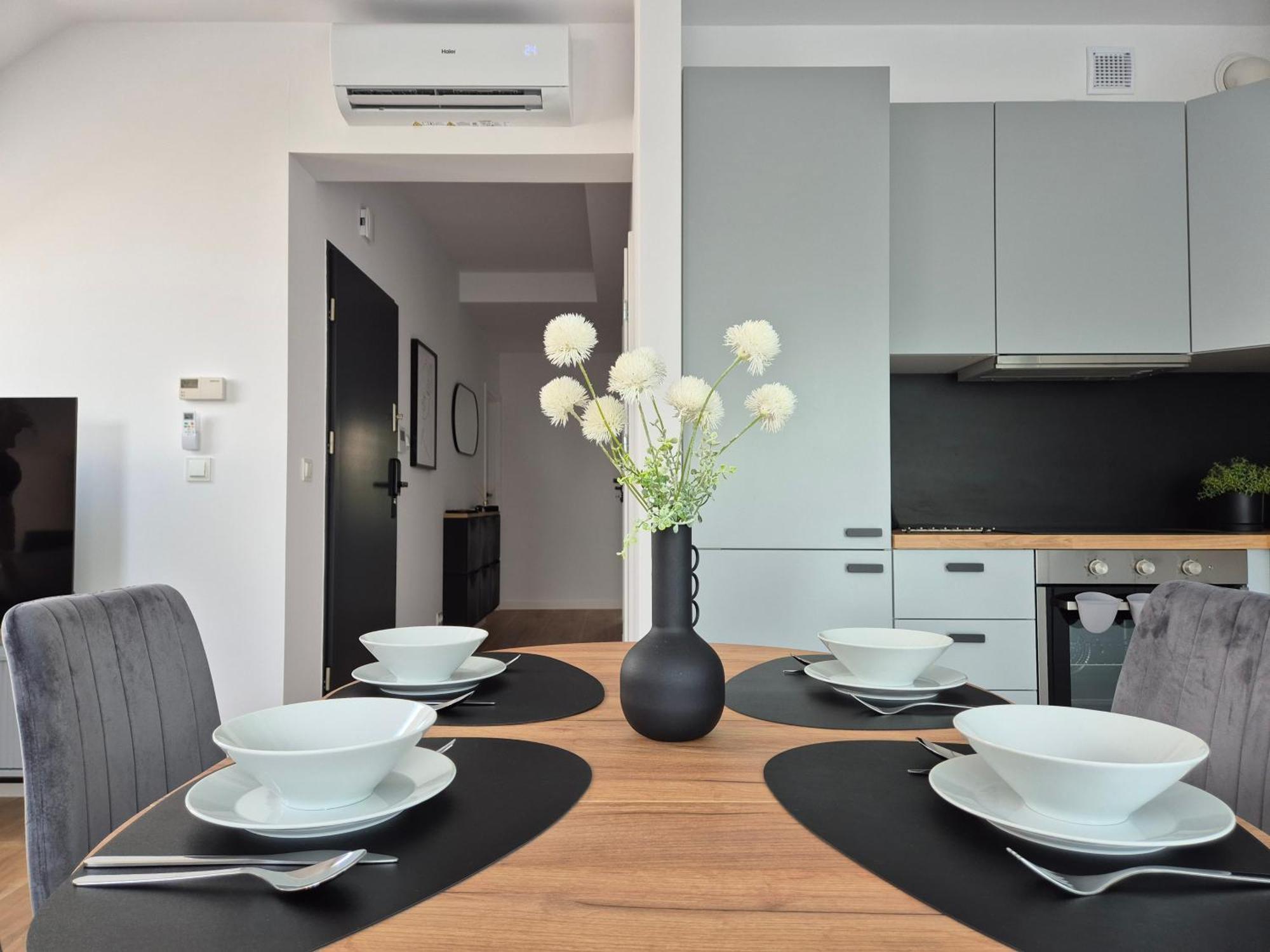 Willa Raclawicka Apartments Познан Екстериор снимка