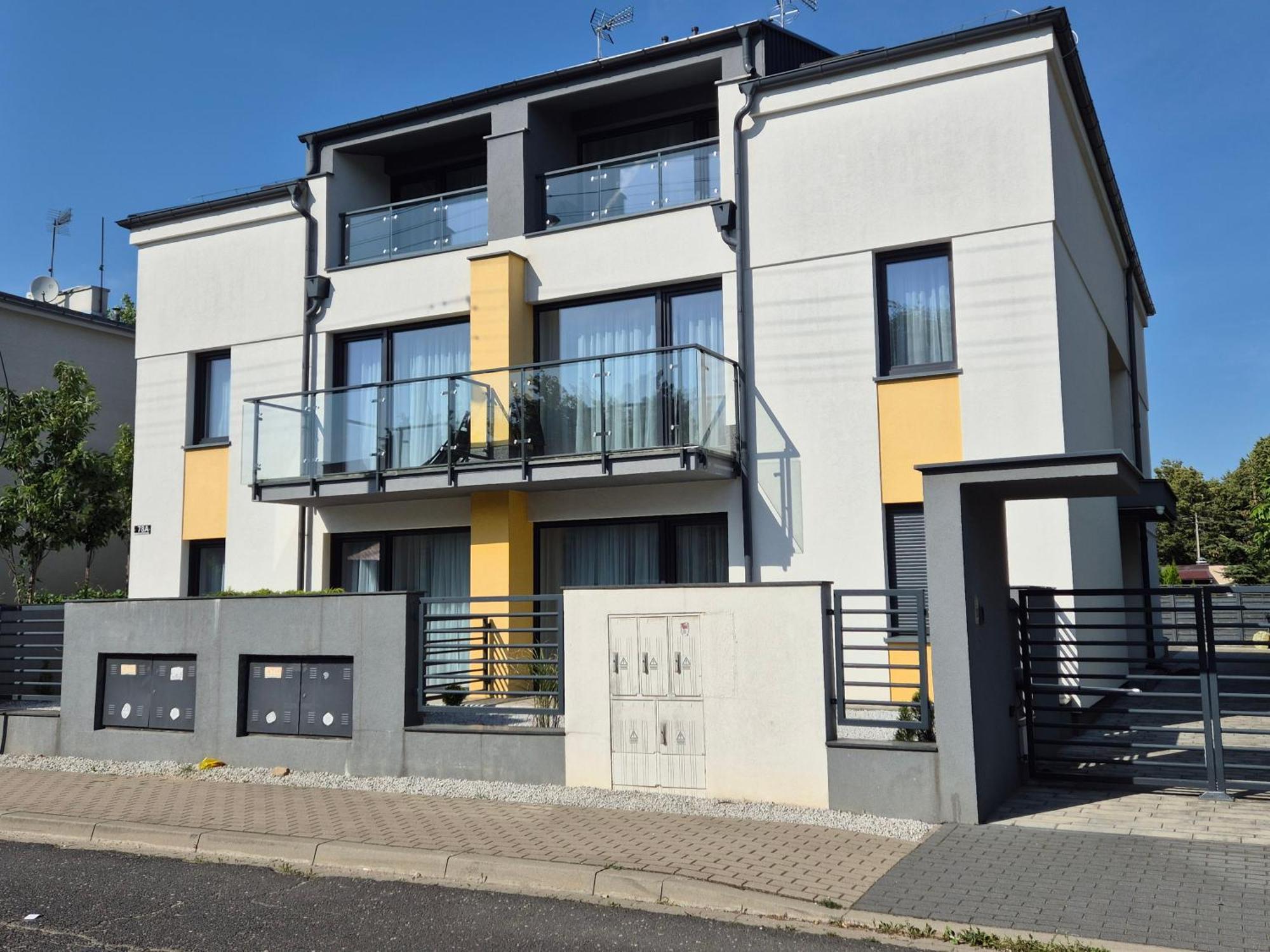 Willa Raclawicka Apartments Познан Екстериор снимка